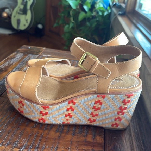 Frye RARE Wedge Platforms Ankle Strap Leather Tan gray red tan basket weave - Picture 3 of 17